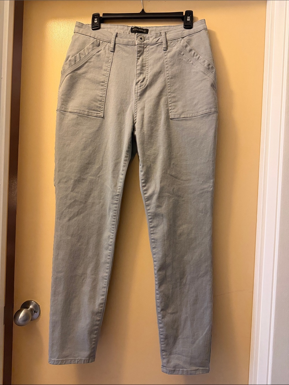 NWOT Banana Republic Skinny Jeans in Light Gray